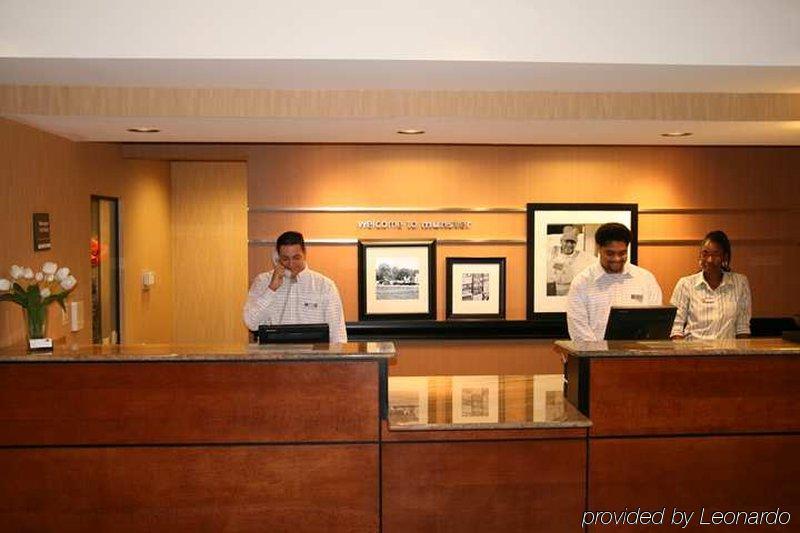 Hampton Inn & Suites Munster Interior photo